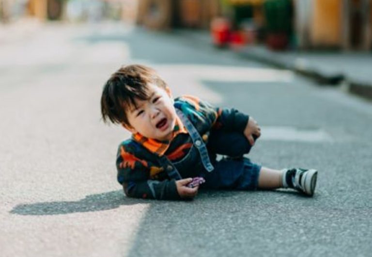 Mengatasi Tantrum Ditempat Umum